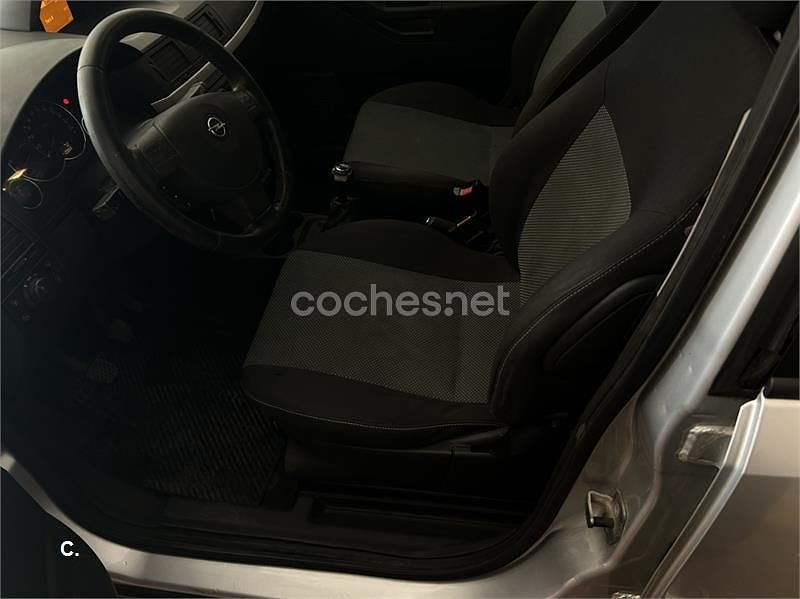 Usado Opel Meriva Enjoy 100 HP (73 kW) 2009 Cinzento Monovolume