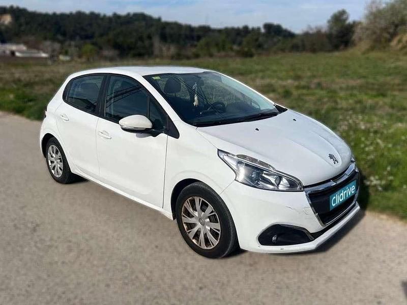 Usado Peugeot 208 Access 75 CV (55 kW) 2016 Blanco Utilitario