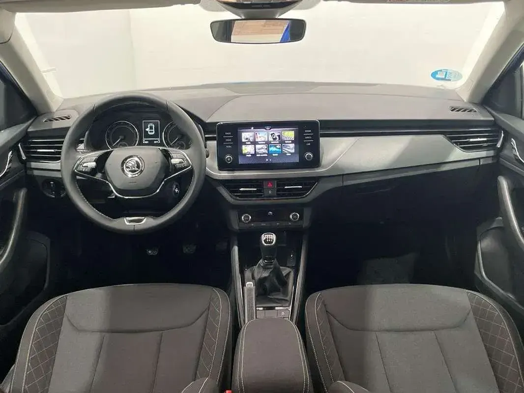 Usado Skoda Scala Ambition 90 CV (66 kW) 2022 Azul Utilitario