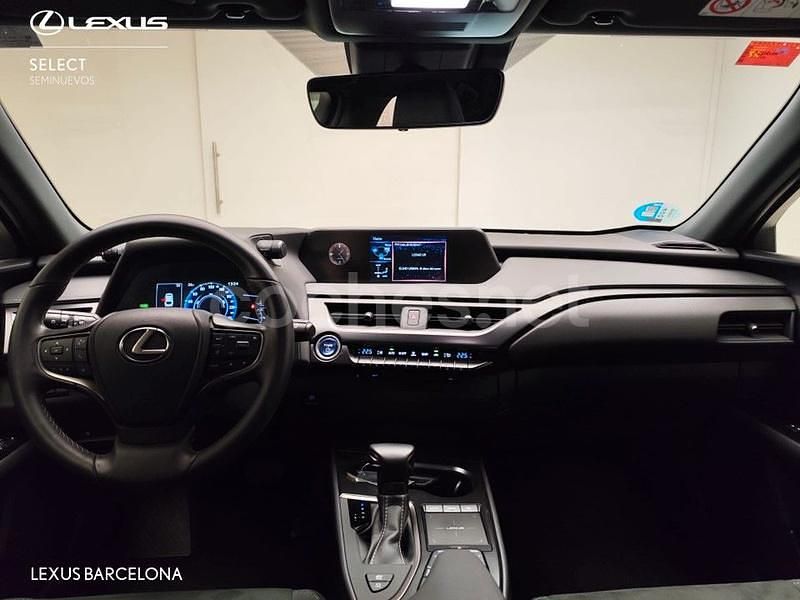 Usado Lexus UX 184 CV (135 kW) 2021 Gris / plata SUV
