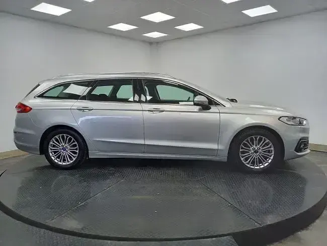 Usado Ford Mondeo Titanium 187 CV (137 kW) 2021 Gris Familiar