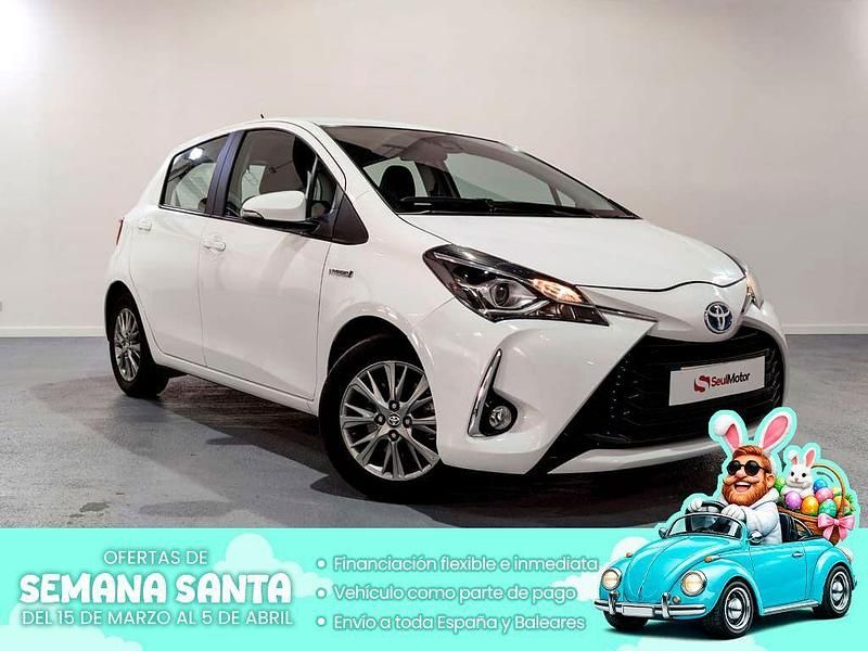 Usado Toyota Yaris Hybrid Active 100 CV (73 kW) 2020 Blanco Berlina