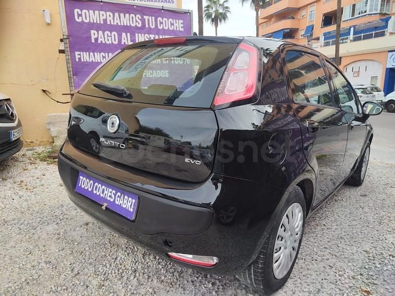 Usado Fiat Punto Dynamic 95 CV (69 kW) 2010 Negro Berlina