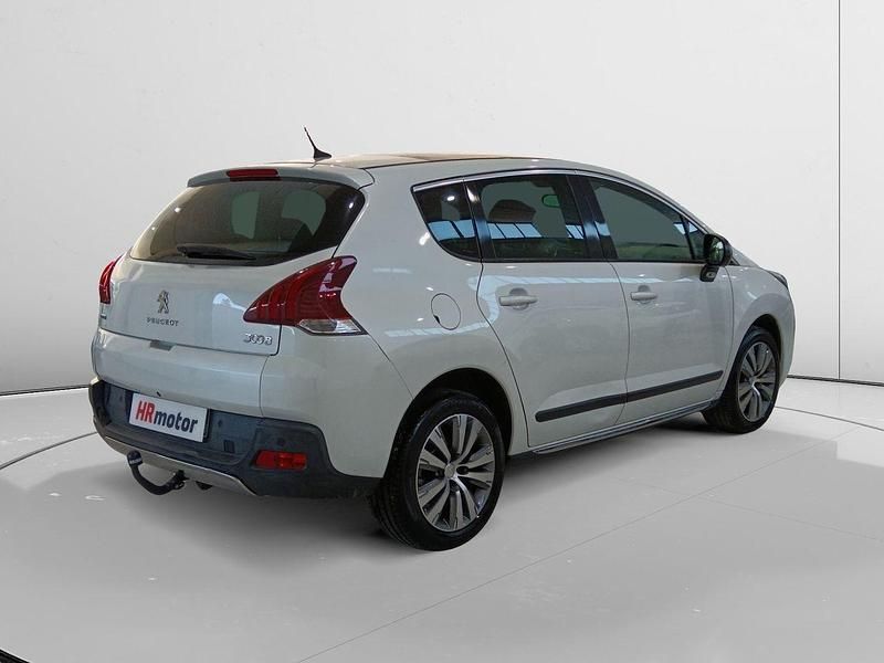 Usado Peugeot 3008 Allure 131 CV (96 kW) 2016 Blanco SUV