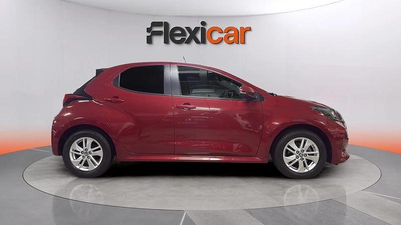 Usado Toyota Yaris Edition 125 CV (91 kW) 2022 Rojo Berlina