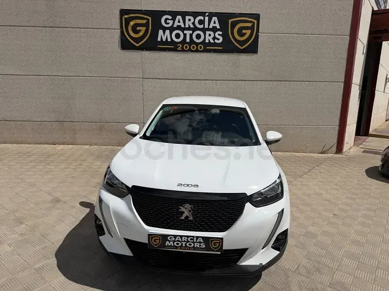 Usado Peugeot 2008 Active 100 CV (73 kW) 2022 Blanco SUV