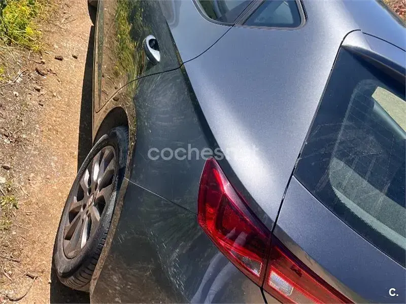 Käytetty Seat Leon I-Tech 122 HP (89 kW) 2014 Harmaa Sedan