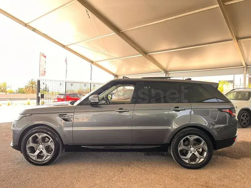 Usado Land Rover Range Rover Sport HSE 306 CV (225 kW) 2018 Gris / plata SUV