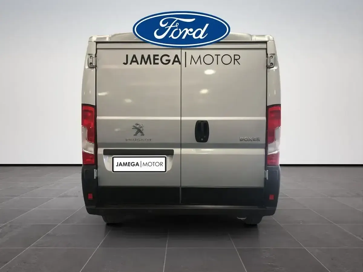 Usado Peugeot Boxer S 140 CV (102 kW) 2022 Gris Van