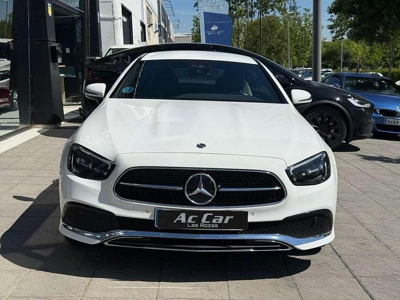 Usado Mercedes E220 193 CV (141 kW) 2021 Blanco Coupe