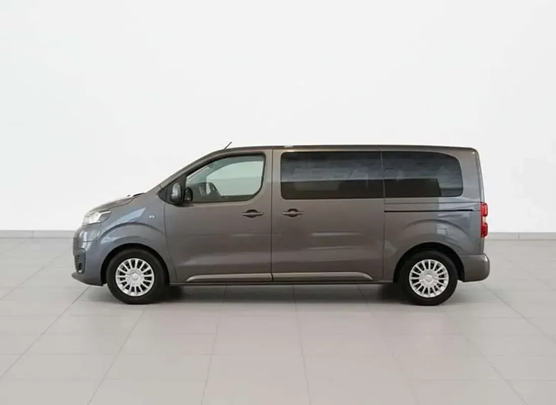 Usado Toyota Proace 145 CV (106 kW) 2022 Gris Monovolumen