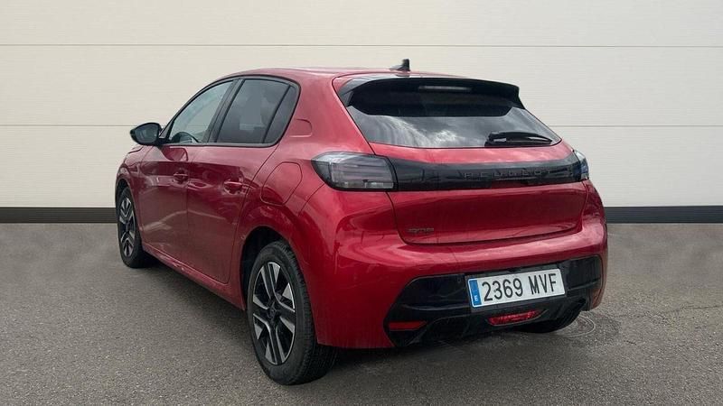 Usado Peugeot 208 Allure 100 CV (73 kW) 2024 Rojo Utilitario