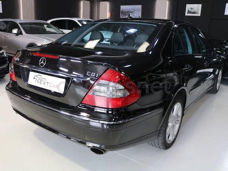 Usado Mercedes E320 Avantgarde 224 CV (164 kW) 2007 Negro Berlina