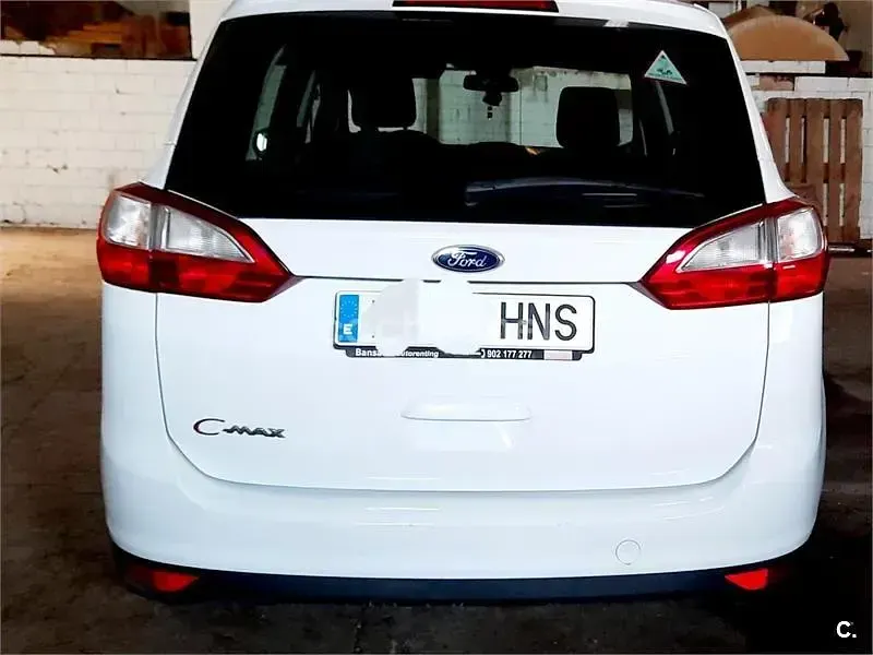 Usado Ford Grand C-Max Trend 115 CV (84 kW) 2013 Blanco Monovolumen