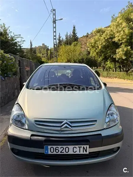 Usado Citroën Xsara Picasso Exclusive 90 CV (66 kW) 2004 Gris / plata Monovolumen