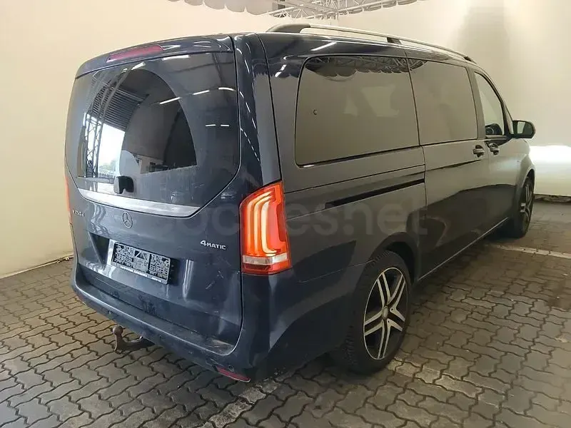 Usado Mercedes V250 Avantgarde 204 CV (150 kW) 2016 Azul Monovolumen