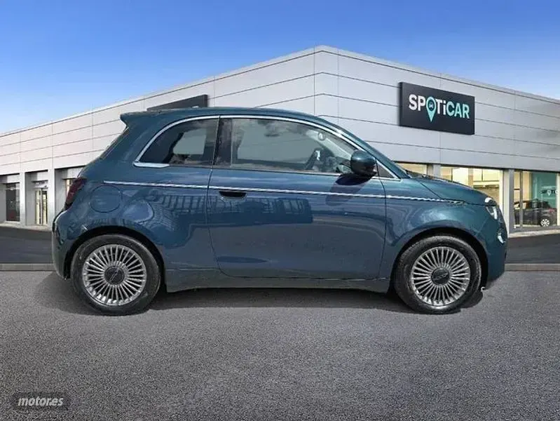 Usado Fiat 500e Style 86 kW (118 CV) 2024 Verde Berlina