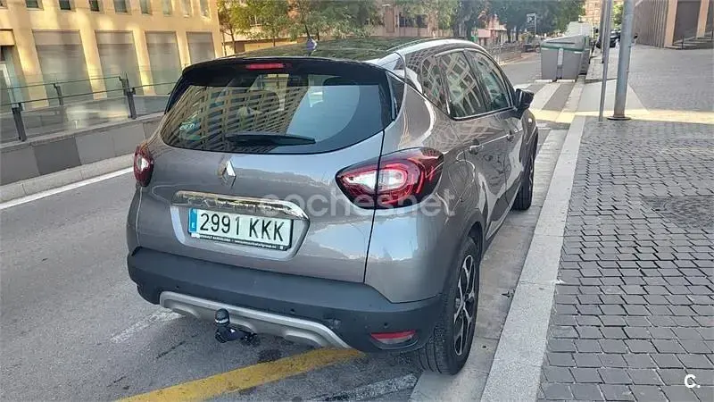 Usado Renault Captur Version S 120 CV (88 kW) 2018 Gris / plata SUV