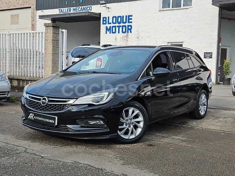 Usado Opel Astra Dynamic 110 CV (80 kW) 2018 Negro Familiar