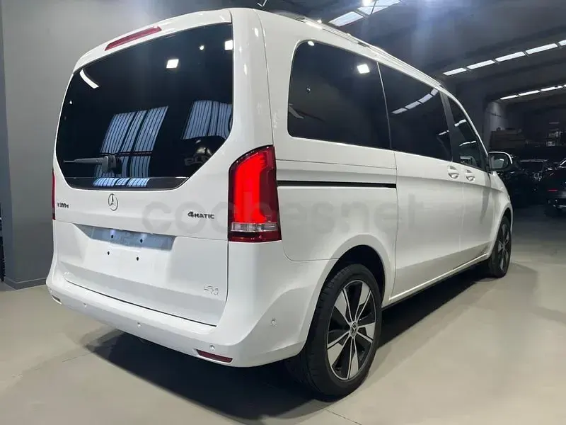 Käytetty Mercedes V300 Avantgarde 239 HP (175 kW) 2019 Valkoinen Tila-auto