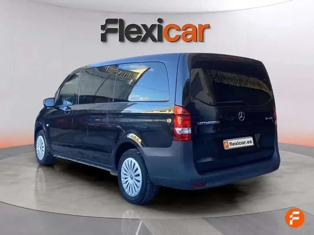 Usado Mercedes Vito 136 CV (100 kW) 2023 Negro Van