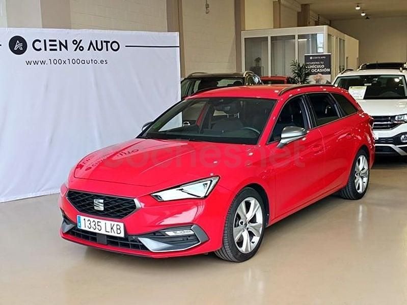 Usado Seat Leon FR 150 CV (110 kW) 2020 Rojo Familiar