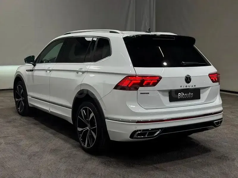 Usado VW Tiguan Allspace R-line 150 CV (110 kW) 2024 Blanco SUV