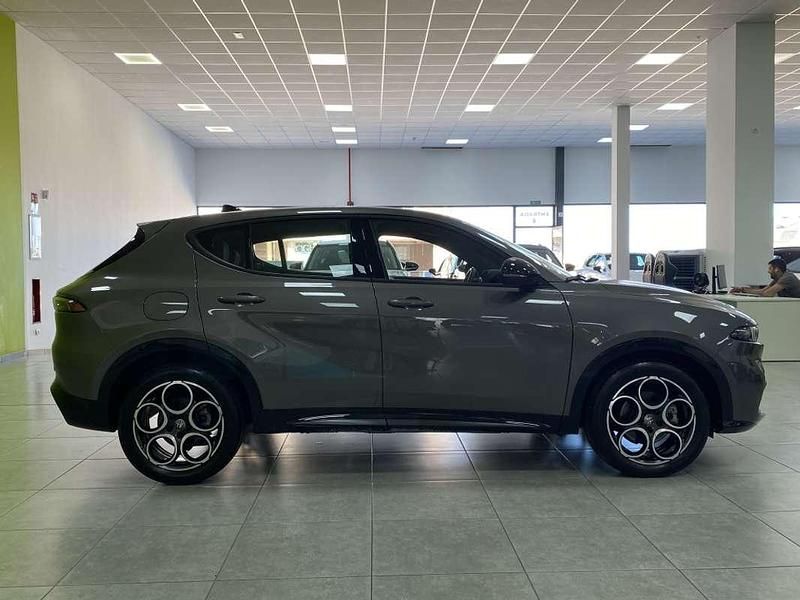 Usado Alfa Romeo Tonale Sprint 2024 Gris SUV