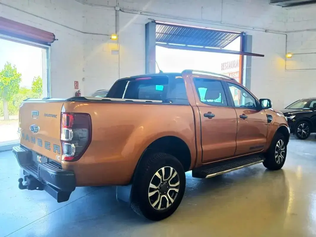 Usado Ford Ranger Wildtrack 213 CV (156 kW) 2019 Naranja Pickup/Camioneta
