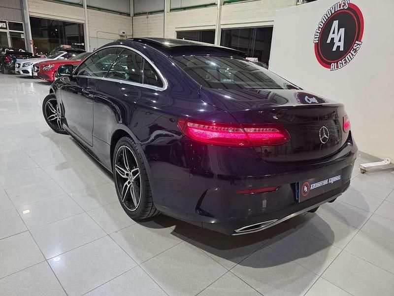 Usado Mercedes E220 194 CV (142 kW) 2018 Azul Coupe
