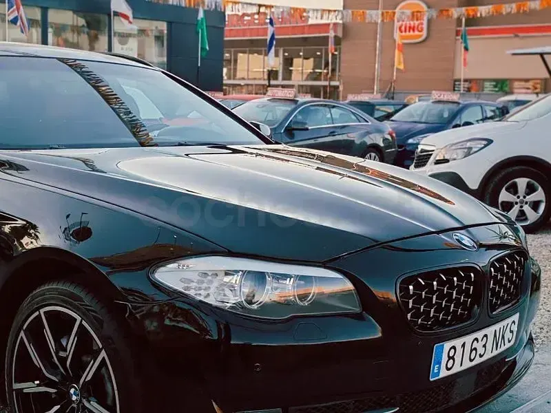 Usado BMW 530 Sport Line 258 CV (189 kW) 2012 Negro Familiar