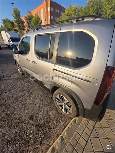 Usado Peugeot Rifter GT-line 110 CV (80 kW) 2019 Gris / plata Monovolumen