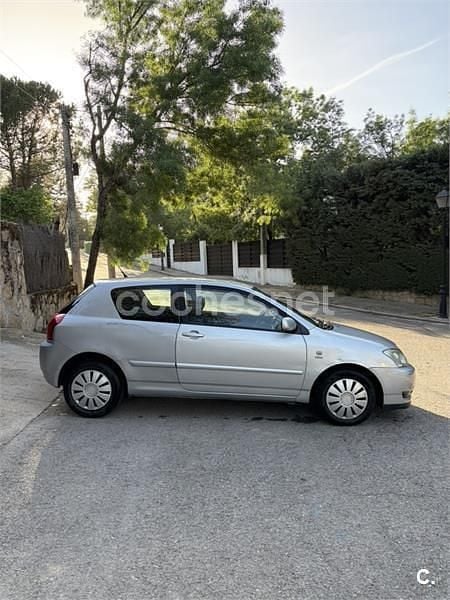 Usado Toyota Corolla 97 CV (71 kW) 2002 Gris / plata Berlina
