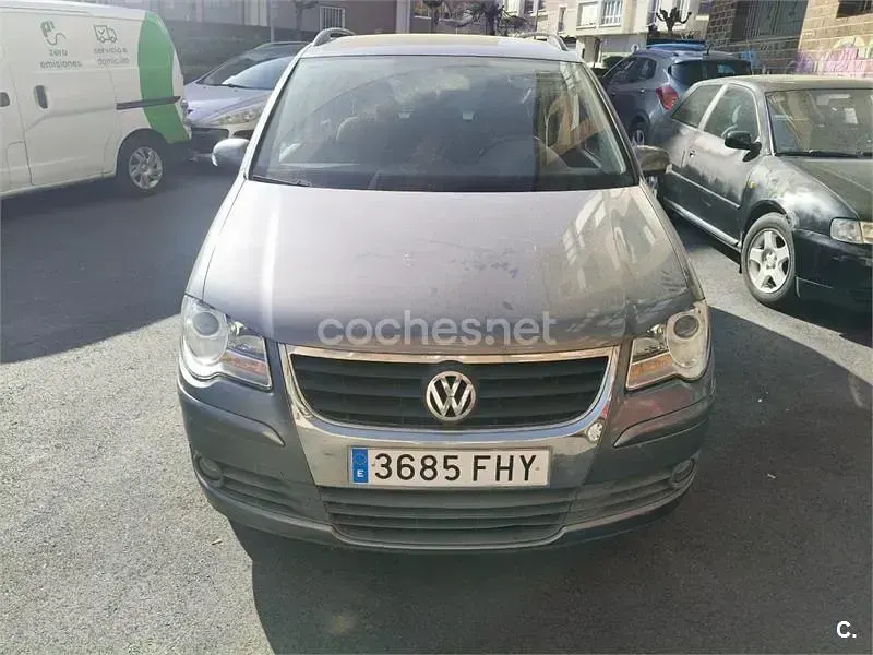 Usado VW Touran Highline 140 CV (102 kW) 2006 Gris / plata Monovolumen
