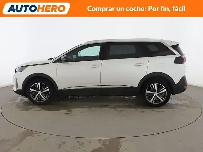 Używany Peugeot 5008 Allure 131 KM (96 kW) 2023 Biały SUV