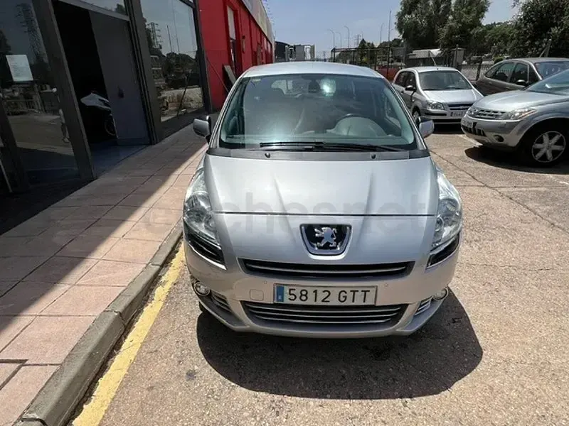 Usado Peugeot 5008 110 CV (80 kW) 2009 Gris / plata Monovolumen