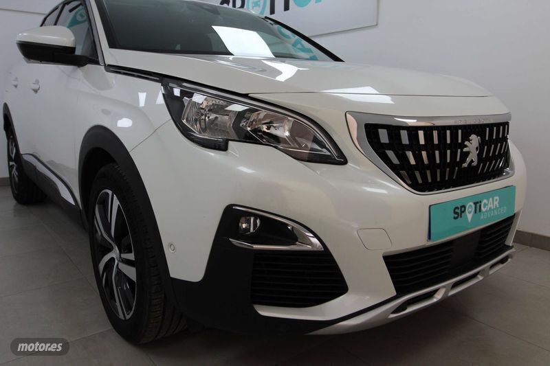 Usado Peugeot 3008 Allure 130 CV (95 kW) 2019 Blanco SUV