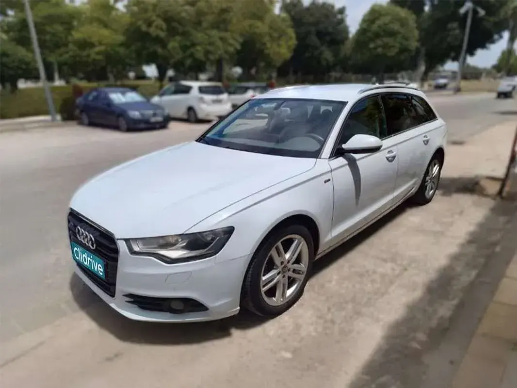 Usado Audi A6 Premium 177 CV (130 kW) 2011 Blanco Familiar
