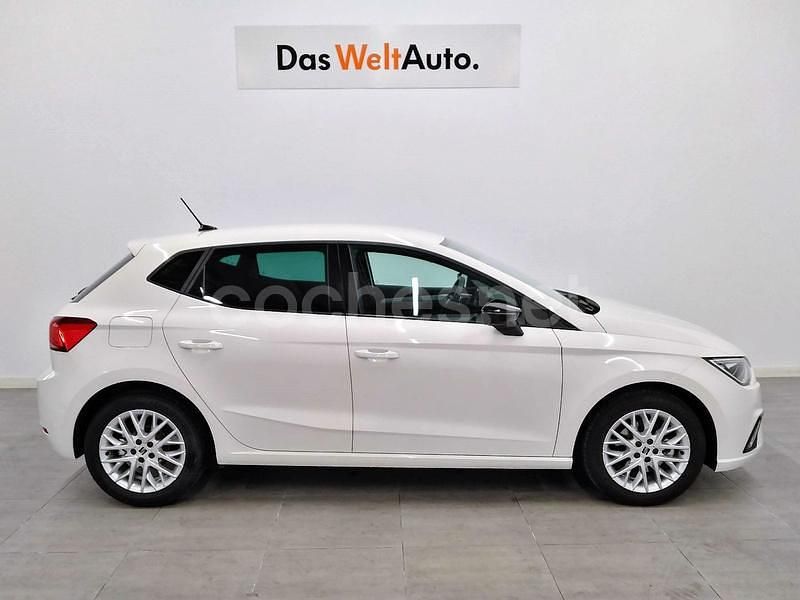 Usado Seat Ibiza FR 115 CV (84 kW) 2025 Blanco Berlina