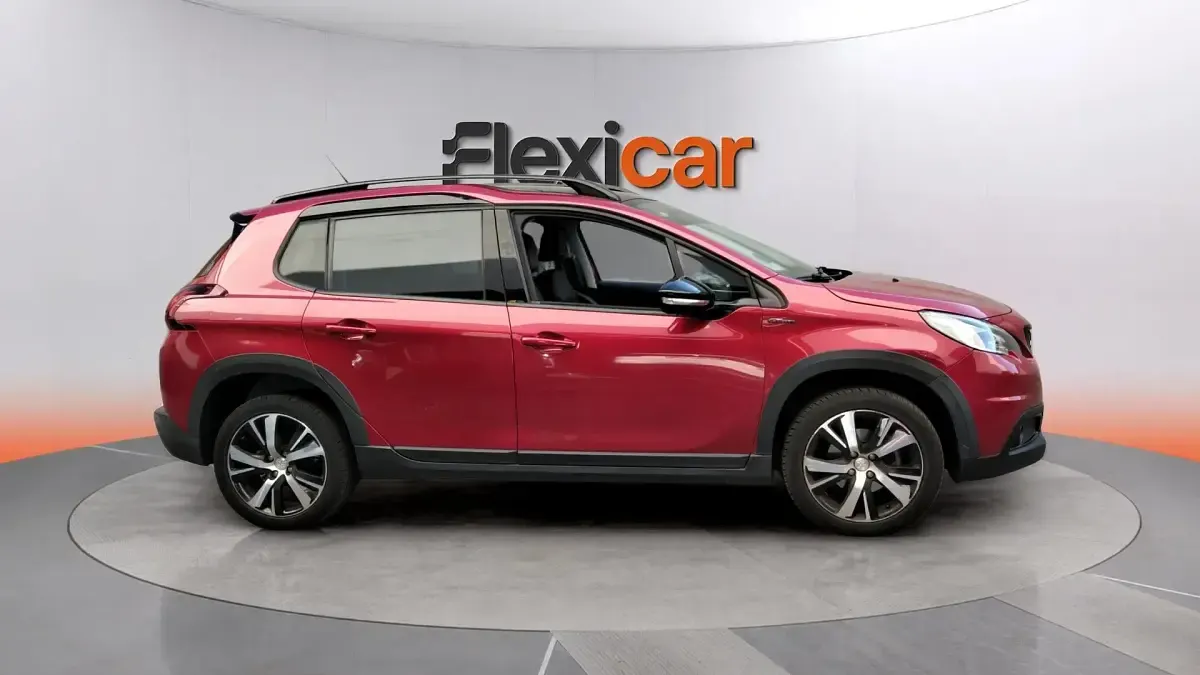 Usado Peugeot 2008 GT-line 131 CV (96 kW) 2018 Rojo SUV