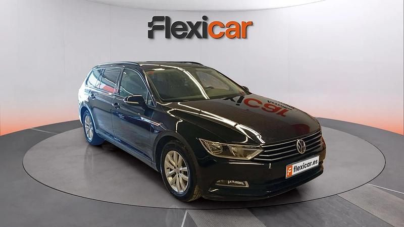 Usado VW Passat Advance 120 CV (88 kW) 2017 Negro Familiar