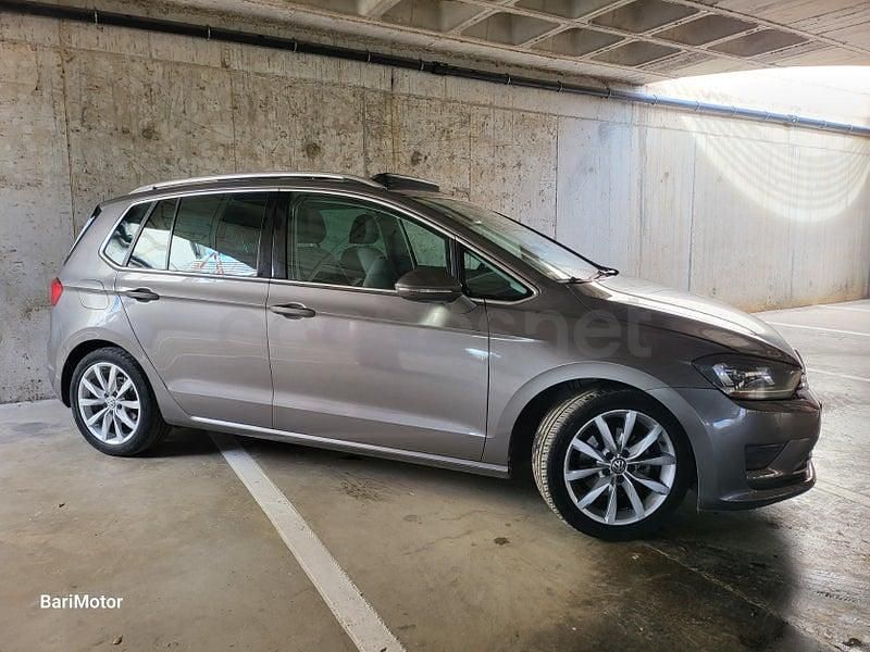 Usado VW Golf Sportsvan Sportline 110 CV (80 kW) 2016 Gris / plata Monovolumen