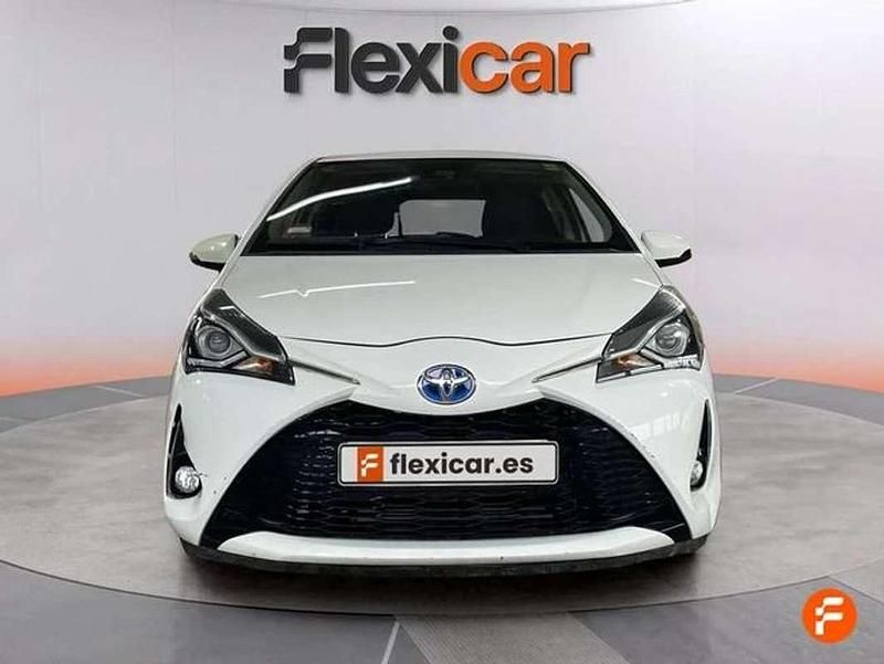 Usado Toyota Yaris Hybrid 101 CV (74 kW) 2017 Blanco Berlina