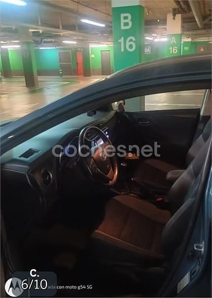 Usado Toyota Auris Active 116 CV (85 kW) 2018 Azul Familiar