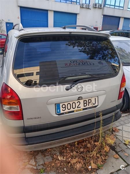 Usado Opel Zafira Elegance 100 CV (73 kW) 2001 Gris / plata Monovolumen