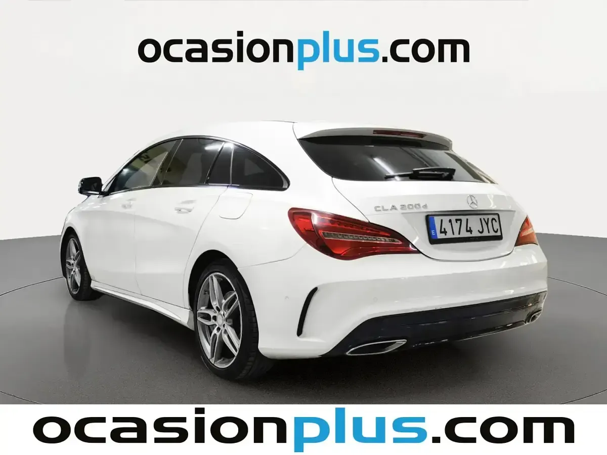 Usado Mercedes CLA200 136 CV (100 kW) 2017 Blanco Familiar