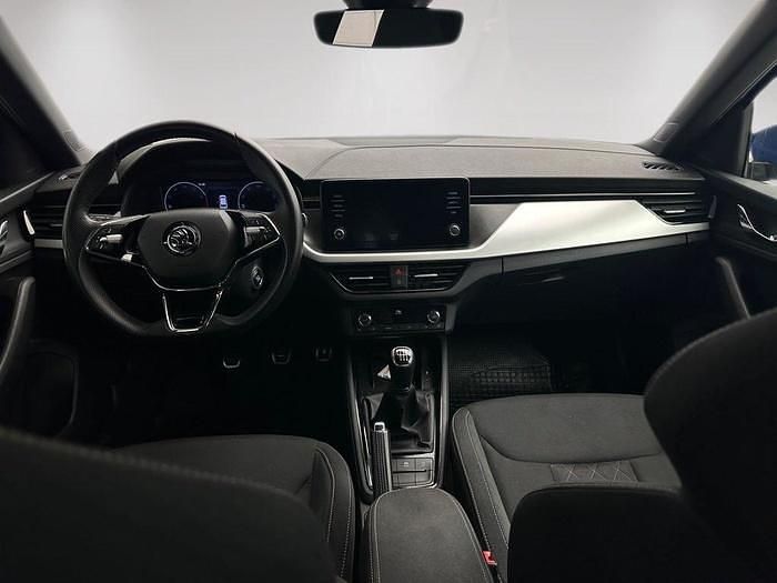 Usado Skoda Kamiq Sport 110 CV (80 kW) 2023 Azul SUV