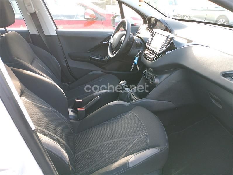 Usado Peugeot 208 Business-Line 68 CV (50 kW) 2013 Blanco Utilitario