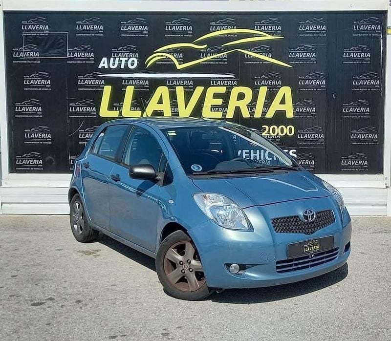Usado Toyota Yaris Sol 87 CV (63 kW) 2008 Azul Utilitario