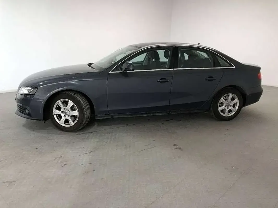 Usado Audi A4 139 CV (102 kW) 2008 Gris Berlina
